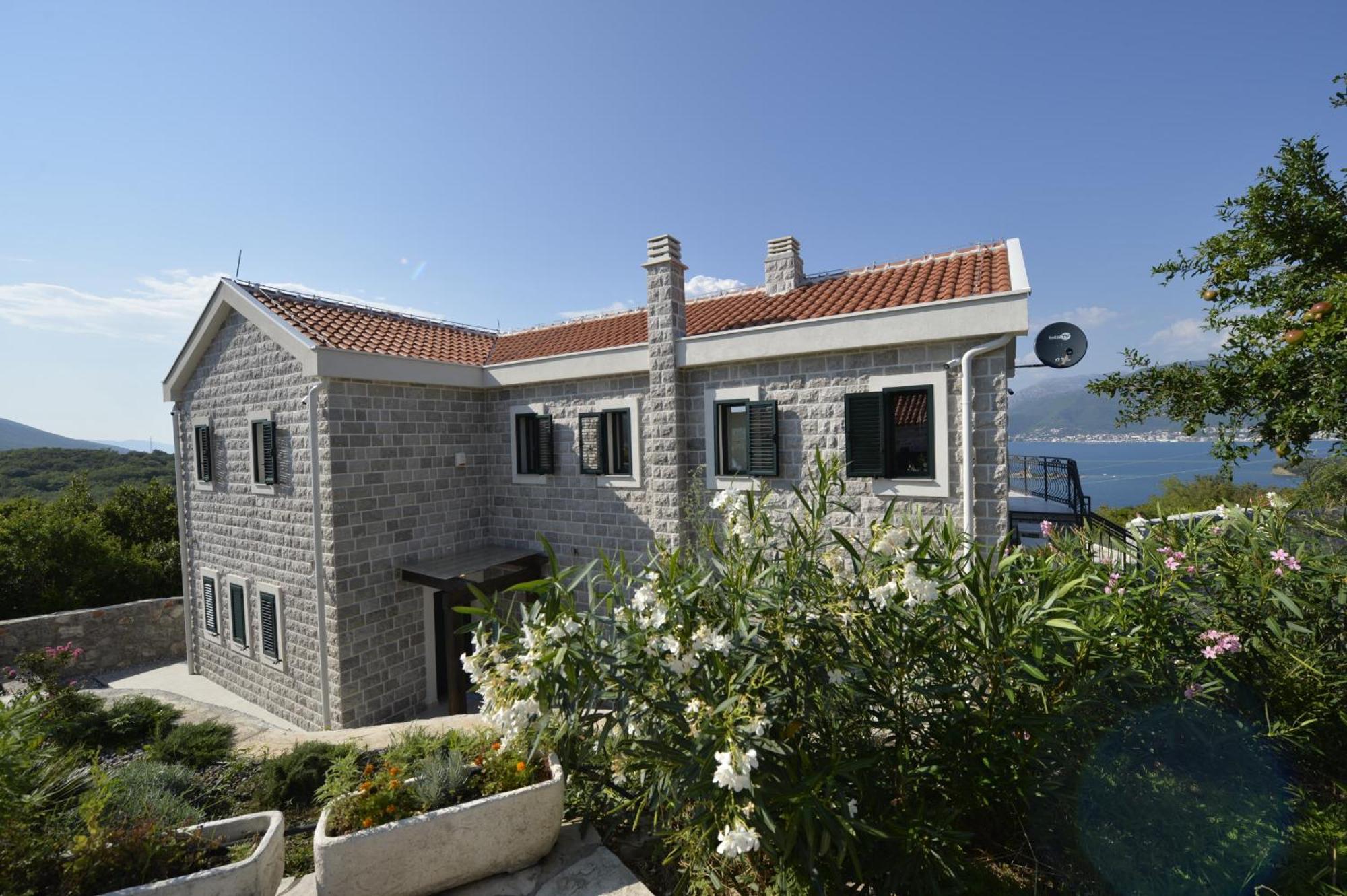 Villa Vista Azzurra Тиват Екстериор снимка