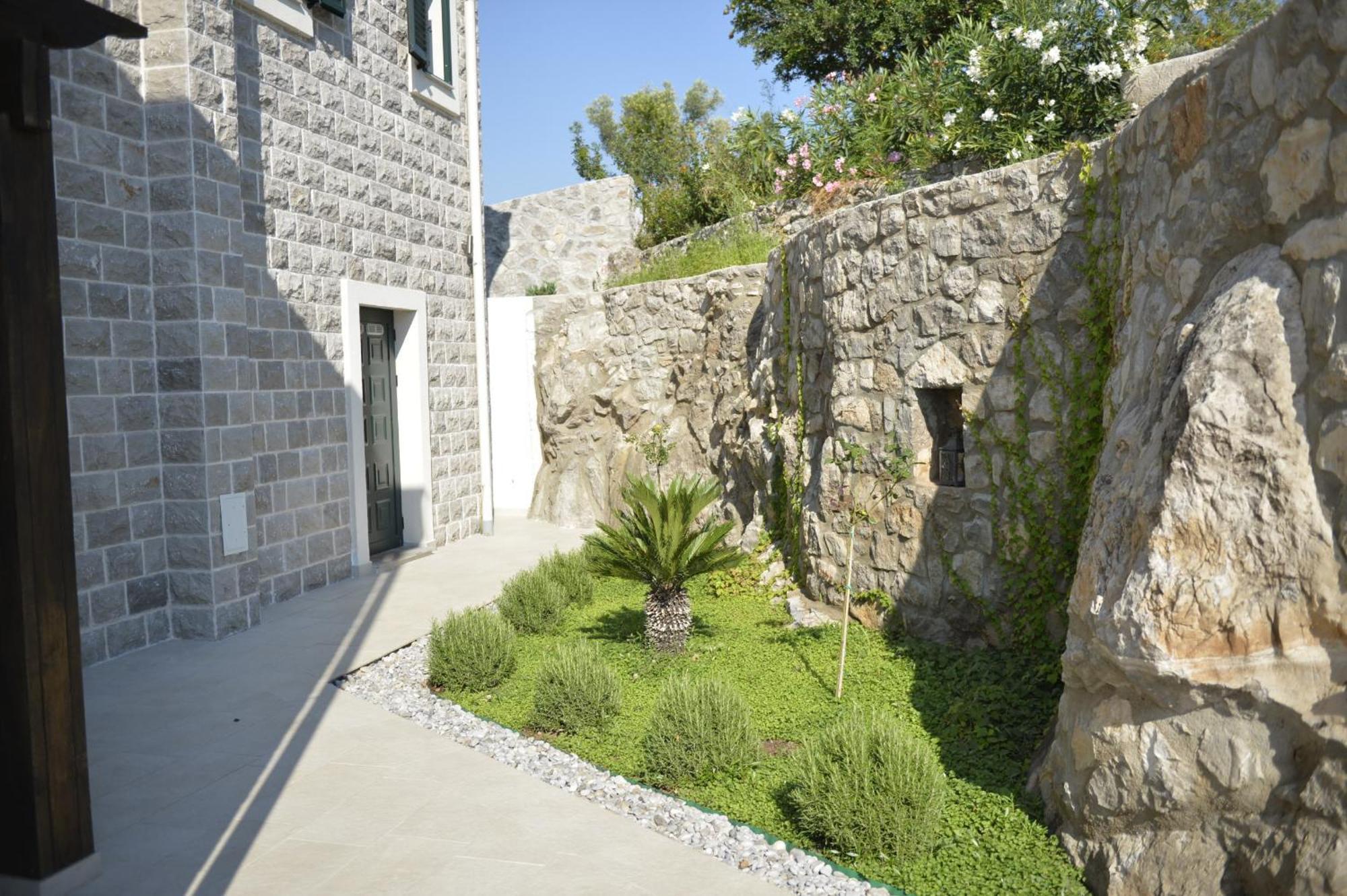 Villa Vista Azzurra Тиват Екстериор снимка