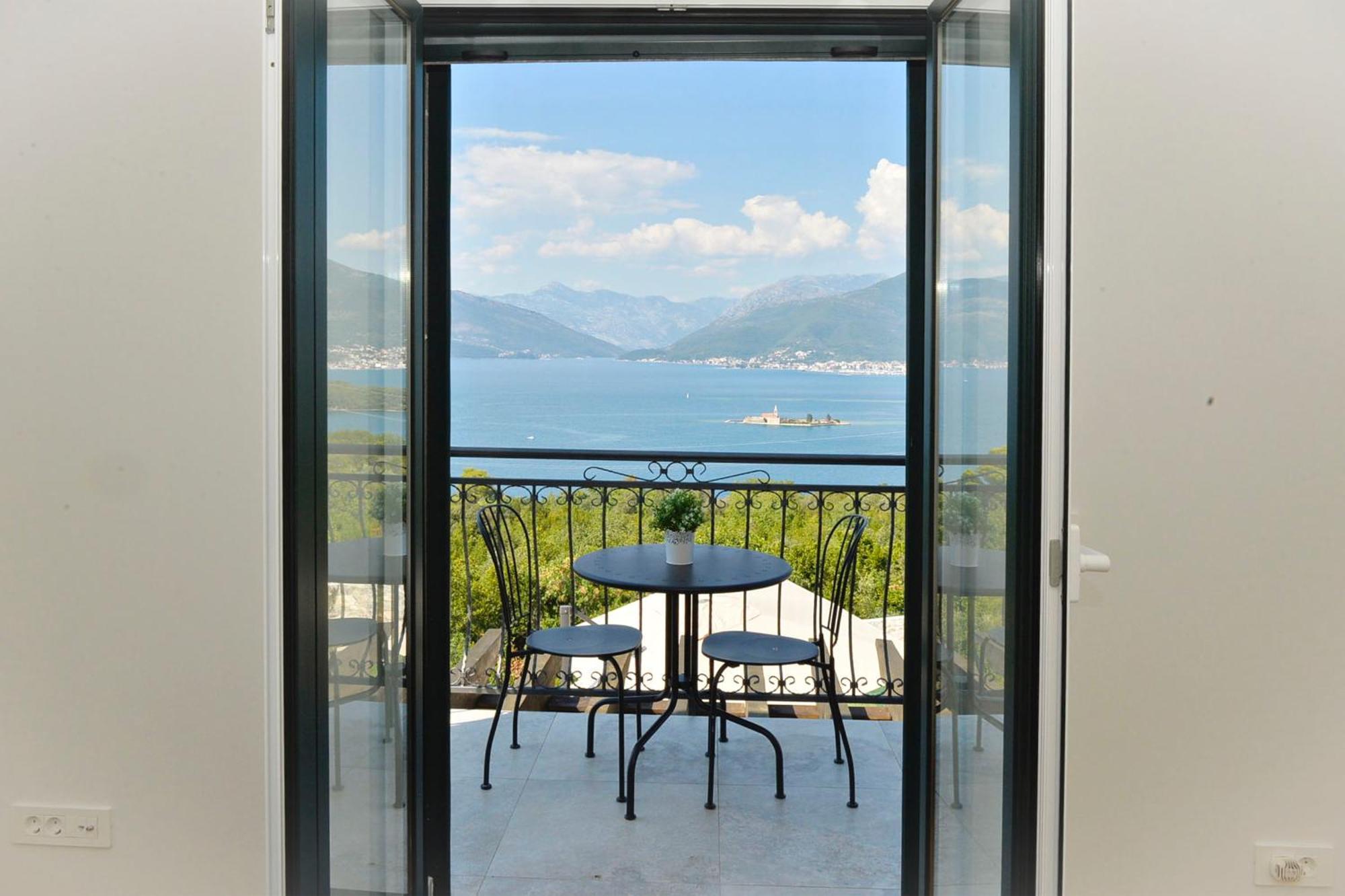 Villa Vista Azzurra Тиват Екстериор снимка