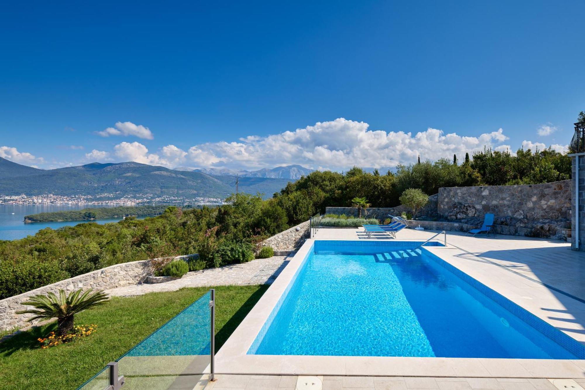 Villa Vista Azzurra Тиват Екстериор снимка